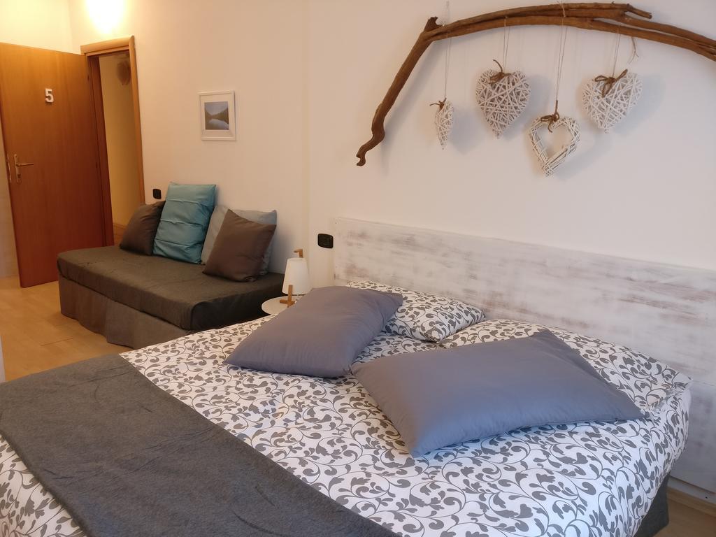 Garnì Al Laghet Hotel Tenno Buitenkant foto