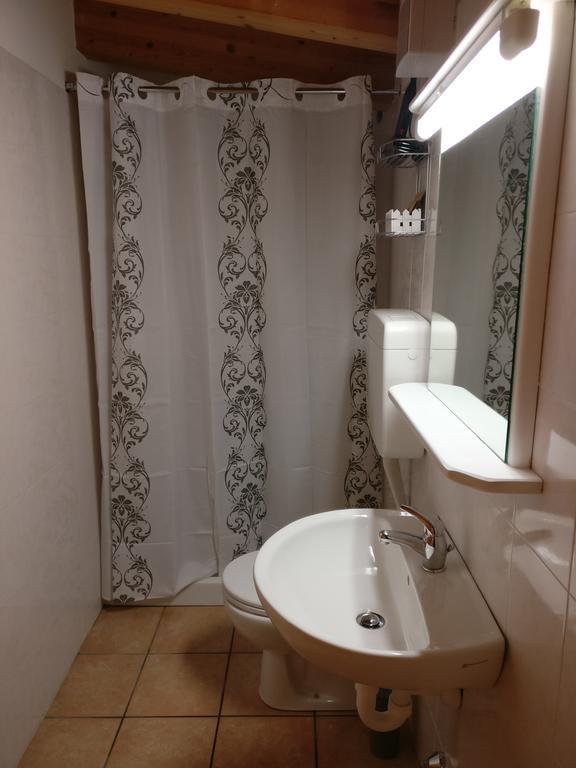 Garnì Al Laghet Hotel Tenno Buitenkant foto